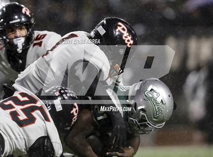 Thumbnail 2 in De La Salle vs. Pittsburg  (CIF NCS Open Final) photogallery.