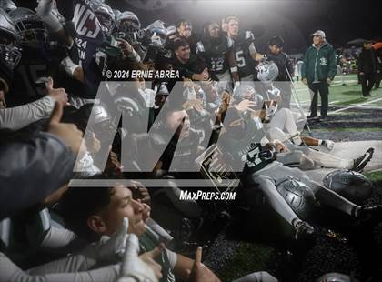 Thumbnail 2 in De La Salle vs. Pittsburg  (CIF NCS Open Final) photogallery.