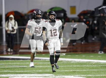 Thumbnail 3 in De La Salle vs. Pittsburg  (CIF NCS Open Final) photogallery.