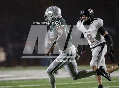 Thumbnail 2 in De La Salle vs. Pittsburg  (CIF NCS Open Final) photogallery.