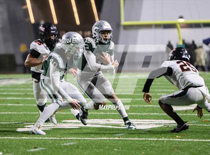 Thumbnail 3 in De La Salle vs. Pittsburg  (CIF NCS Open Final) photogallery.