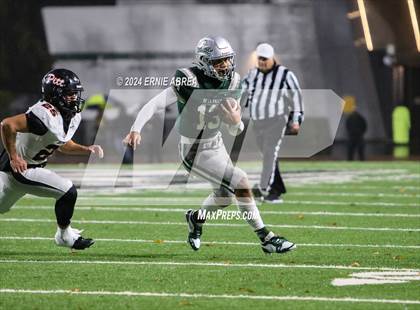 Thumbnail 3 in De La Salle vs. Pittsburg  (CIF NCS Open Final) photogallery.