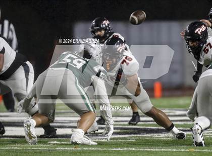Thumbnail 3 in De La Salle vs. Pittsburg  (CIF NCS Open Final) photogallery.