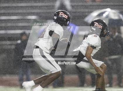 Thumbnail 2 in De La Salle vs. Pittsburg  (CIF NCS Open Final) photogallery.