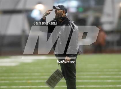 Thumbnail 2 in De La Salle vs. Pittsburg  (CIF NCS Open Final) photogallery.