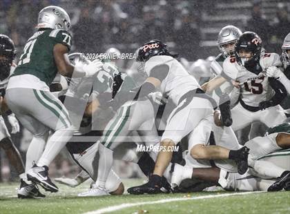 Thumbnail 2 in De La Salle vs. Pittsburg  (CIF NCS Open Final) photogallery.