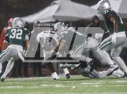 Thumbnail 3 in De La Salle vs. Pittsburg  (CIF NCS Open Final) photogallery.