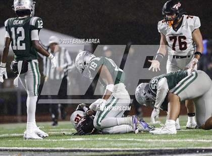 Thumbnail 3 in De La Salle vs. Pittsburg  (CIF NCS Open Final) photogallery.