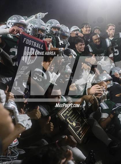 Thumbnail 3 in De La Salle vs. Pittsburg  (CIF NCS Open Final) photogallery.
