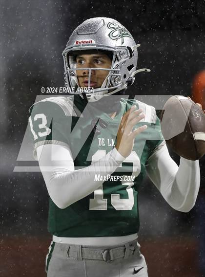 Thumbnail 3 in De La Salle vs. Pittsburg  (CIF NCS Open Final) photogallery.