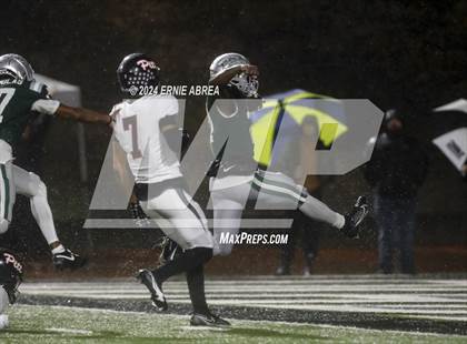 Thumbnail 2 in De La Salle vs. Pittsburg  (CIF NCS Open Final) photogallery.