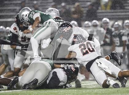 Thumbnail 2 in De La Salle vs. Pittsburg  (CIF NCS Open Final) photogallery.