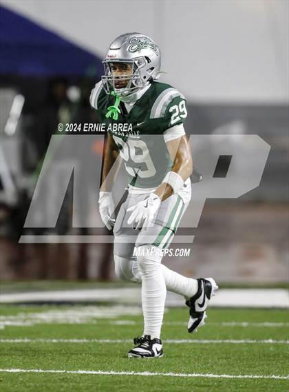Thumbnail 2 in De La Salle vs. Pittsburg  (CIF NCS Open Final) photogallery.