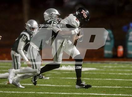 Thumbnail 3 in De La Salle vs. Pittsburg  (CIF NCS Open Final) photogallery.