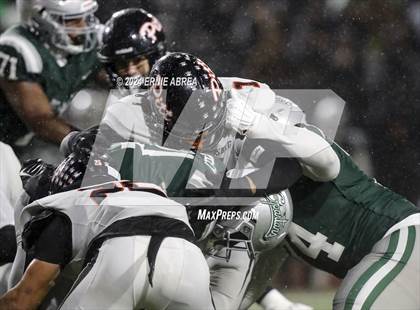 Thumbnail 1 in De La Salle vs. Pittsburg  (CIF NCS Open Final) photogallery.