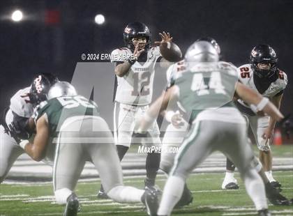 Thumbnail 1 in De La Salle vs. Pittsburg  (CIF NCS Open Final) photogallery.