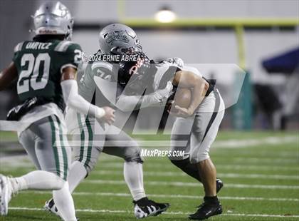 Thumbnail 2 in De La Salle vs. Pittsburg  (CIF NCS Open Final) photogallery.