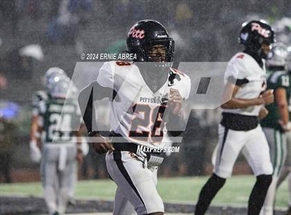 Thumbnail 2 in De La Salle vs. Pittsburg  (CIF NCS Open Final) photogallery.