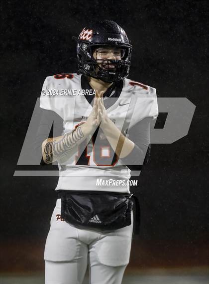 Thumbnail 2 in De La Salle vs. Pittsburg  (CIF NCS Open Final) photogallery.