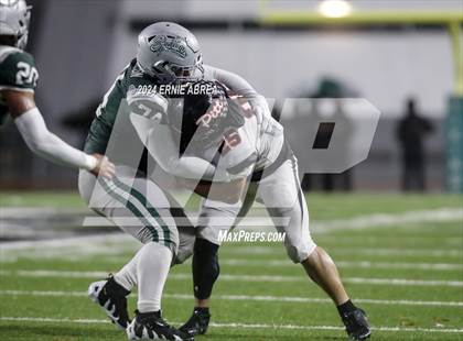 Thumbnail 3 in De La Salle vs. Pittsburg  (CIF NCS Open Final) photogallery.