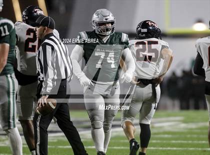 Thumbnail 3 in De La Salle vs. Pittsburg  (CIF NCS Open Final) photogallery.