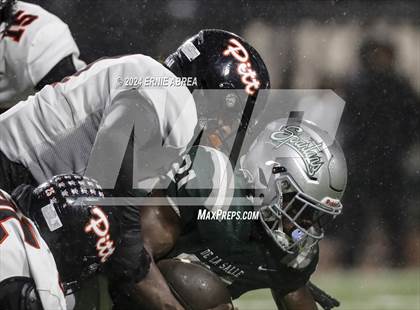 Thumbnail 3 in De La Salle vs. Pittsburg  (CIF NCS Open Final) photogallery.
