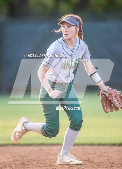 Thumbnail 1 in Independence @ Loudoun Valley photogallery.