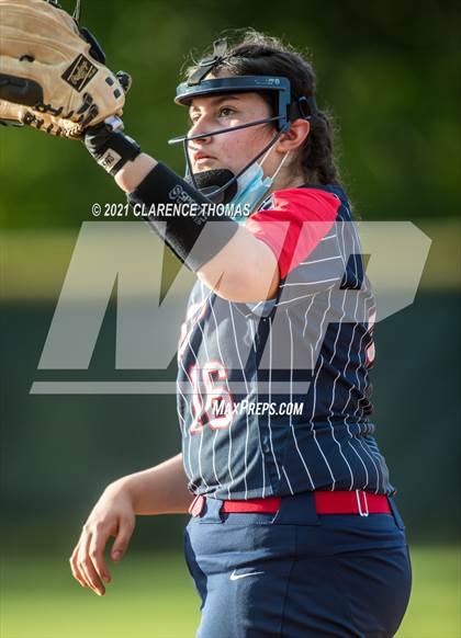 Thumbnail 1 in Independence @ Loudoun Valley photogallery.