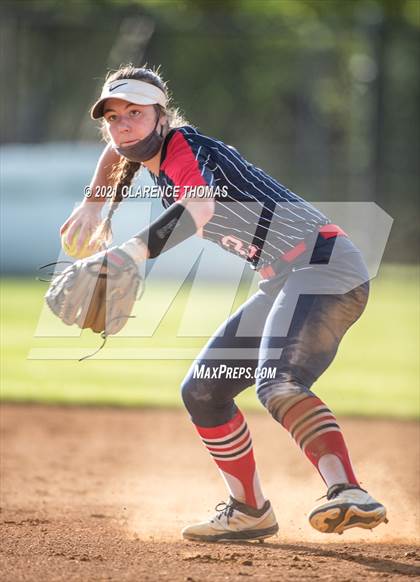 Thumbnail 1 in Independence @ Loudoun Valley photogallery.