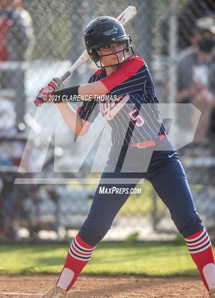 Thumbnail 1 in Independence @ Loudoun Valley photogallery.