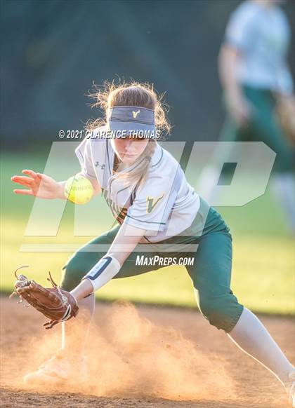 Thumbnail 1 in Independence @ Loudoun Valley photogallery.