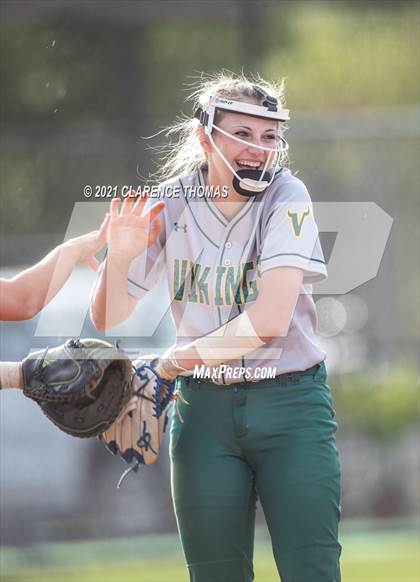 Thumbnail 1 in Independence @ Loudoun Valley photogallery.