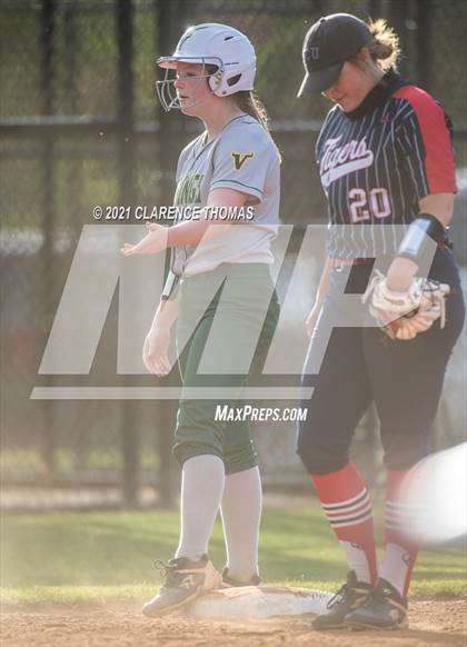 Thumbnail 1 in Independence @ Loudoun Valley photogallery.