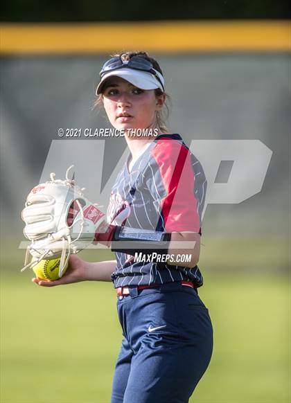 Thumbnail 1 in Independence @ Loudoun Valley photogallery.