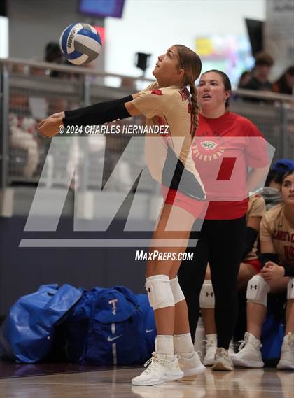 Thumbnail 2 in Temple vs Caney Creek (Legends Invitational) photogallery.