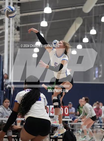 Thumbnail 2 in Temple vs Caney Creek (Legends Invitational) photogallery.