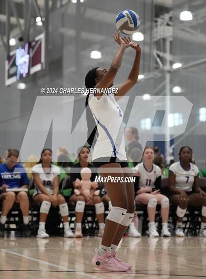 Thumbnail 1 in Temple vs Caney Creek (Legends Invitational) photogallery.