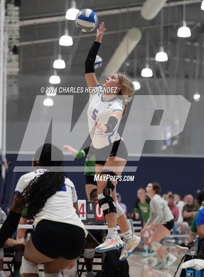 Thumbnail 3 in Temple vs Caney Creek (Legends Invitational) photogallery.
