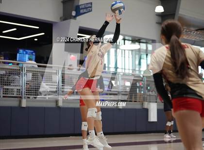 Thumbnail 3 in Temple vs Caney Creek (Legends Invitational) photogallery.