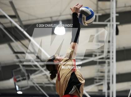 Thumbnail 1 in Temple vs Caney Creek (Legends Invitational) photogallery.