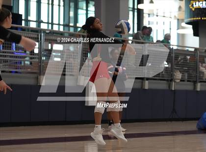Thumbnail 3 in Temple vs Caney Creek (Legends Invitational) photogallery.