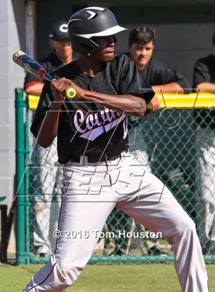 Thumbnail 1 in South Hills vs Covina photogallery.