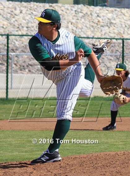 Thumbnail 2 in South Hills vs Covina photogallery.
