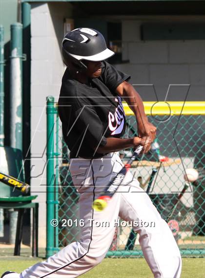 Thumbnail 2 in South Hills vs Covina photogallery.