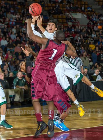 Thumbnail 1 in Mountain Vista vs. Cherokee Trail (CHSAA 5A Great 8) photogallery.