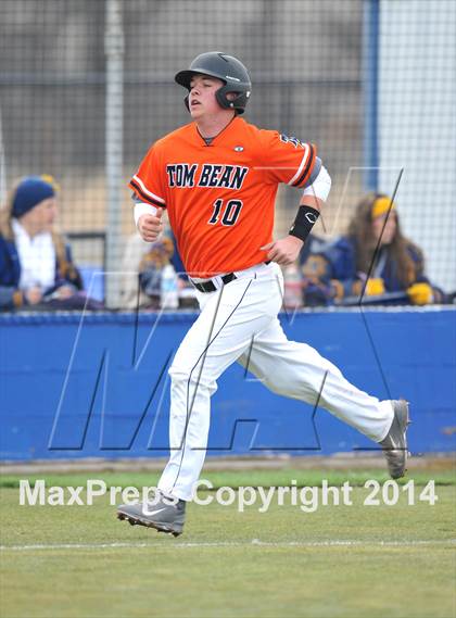 Thumbnail 1 in Tom Bean @ Leonard (Leonard Tournament) photogallery.