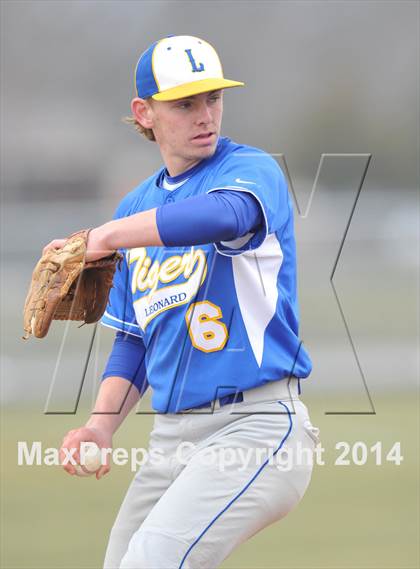 Thumbnail 2 in Tom Bean @ Leonard (Leonard Tournament) photogallery.