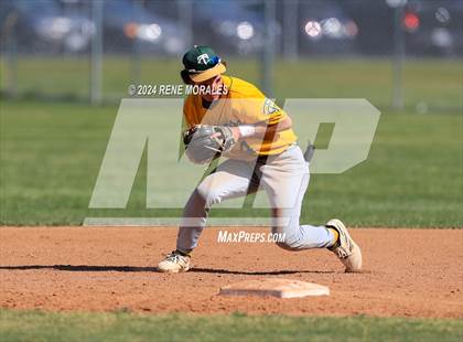 Thumbnail 3 in Temple City vs La Canada photogallery.