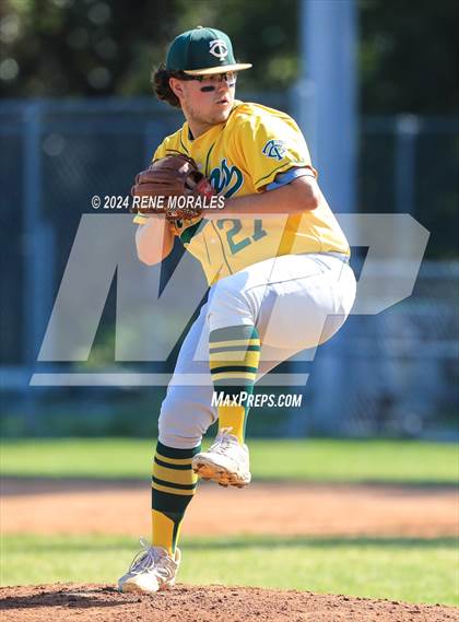 Thumbnail 2 in Temple City vs La Canada photogallery.