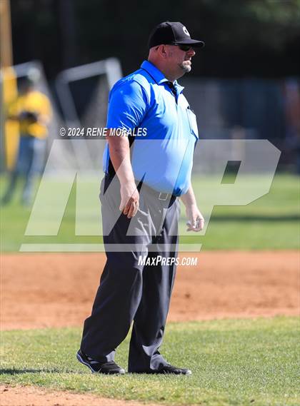 Thumbnail 1 in Temple City vs La Canada photogallery.